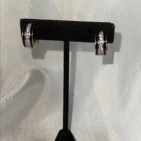 Vintage Elegant Black Enamel Gold & Rhinestone Half Hoops Clip Earrings - Picture 3 of 13